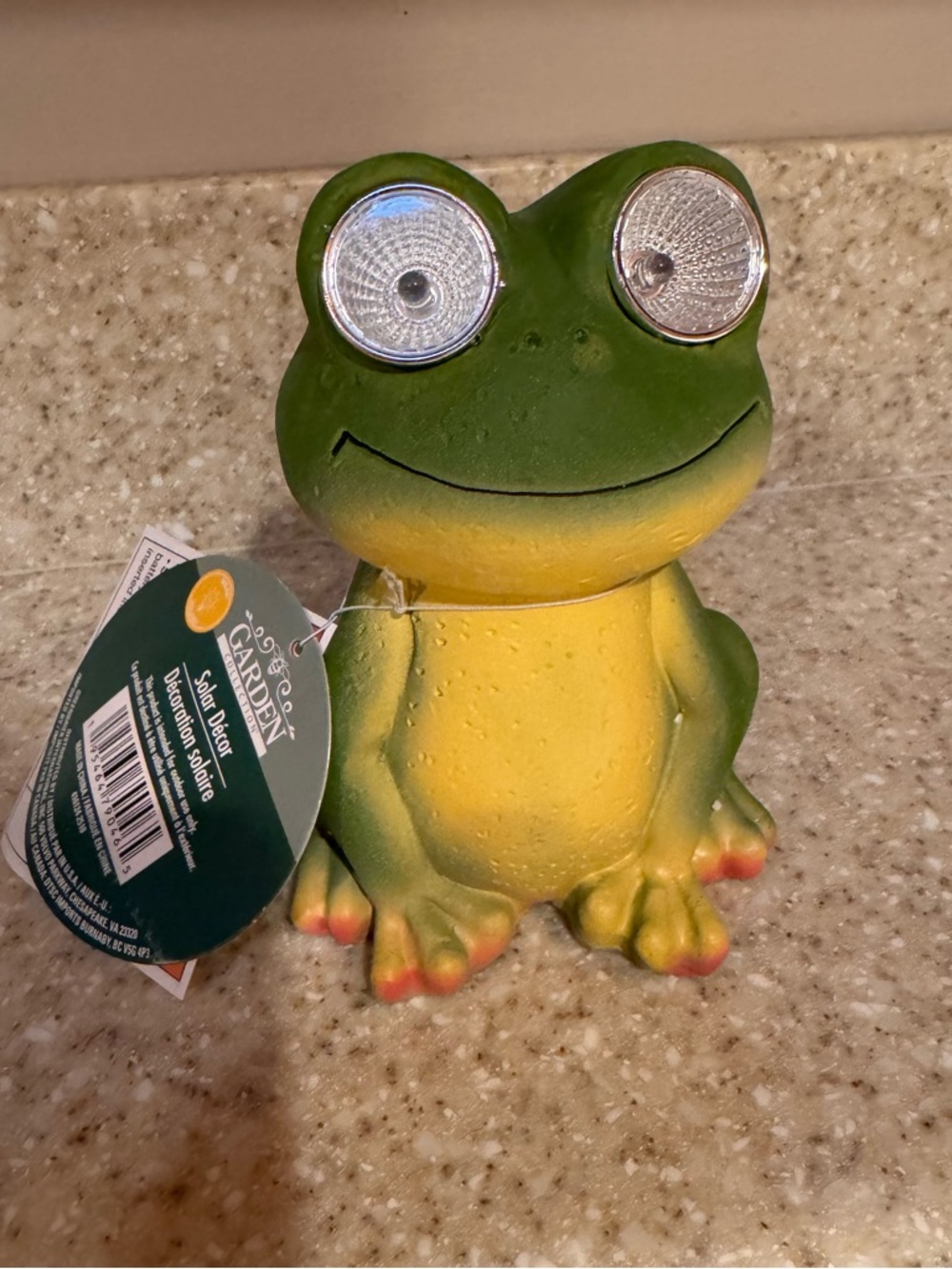 Solar Frog Statue - Green/Yellow Solar-Powered Accent Approximately 5” high